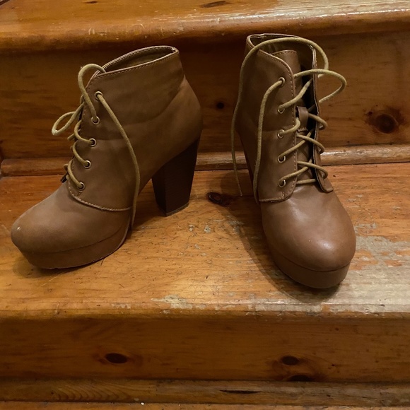 Brown booties - Picture 2 of 2